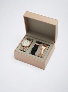 Ofertă Watch With Interchangeable Straps  Watch With Interchangeable Straps 219,9 lei la Parfois