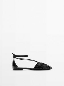 Ofertă Pantofi Fără Toc Din Piele Cu Decupaje 499 lei la Massimo Dutti